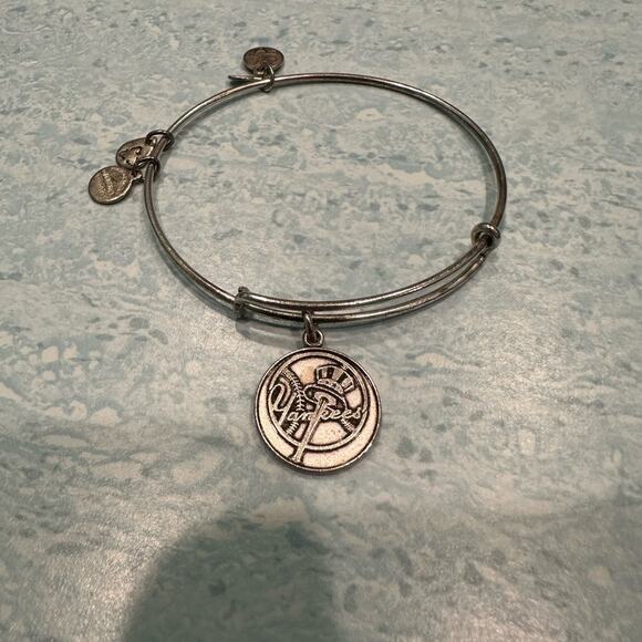 Alex and‎ Ani New York Yankees Bracelet - Picture 3 of 4